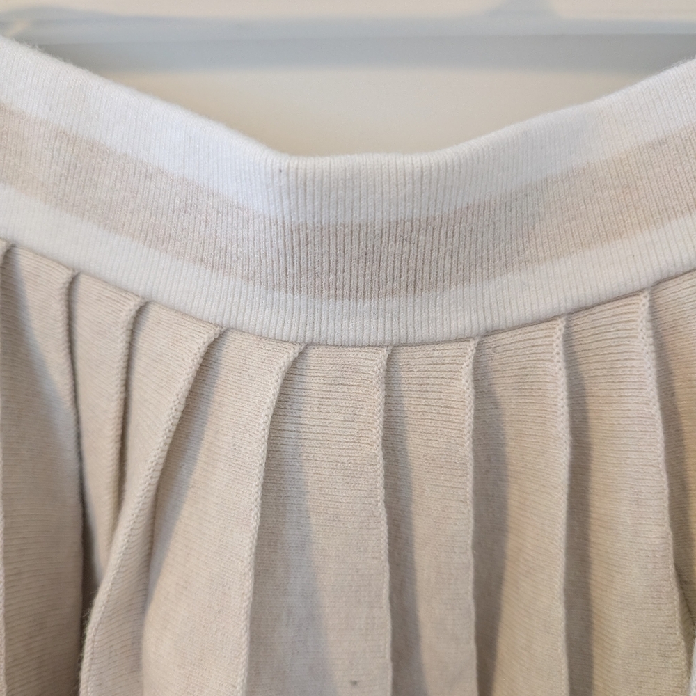AERIE Pleated Mini Skirt Sweater Material Beige with White Striped Waist XXL NWT - Picture 9 of 16